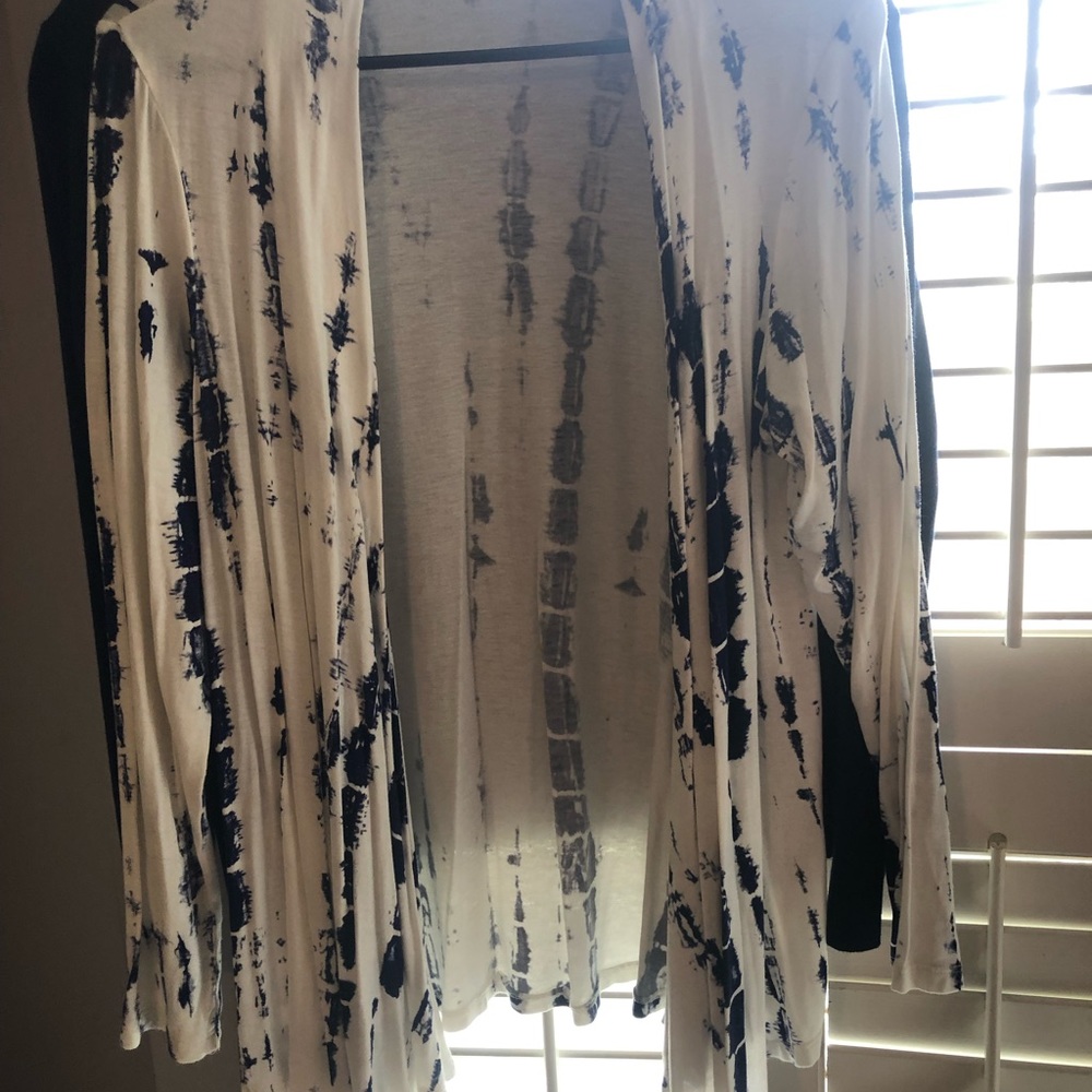 Light weight cardigan